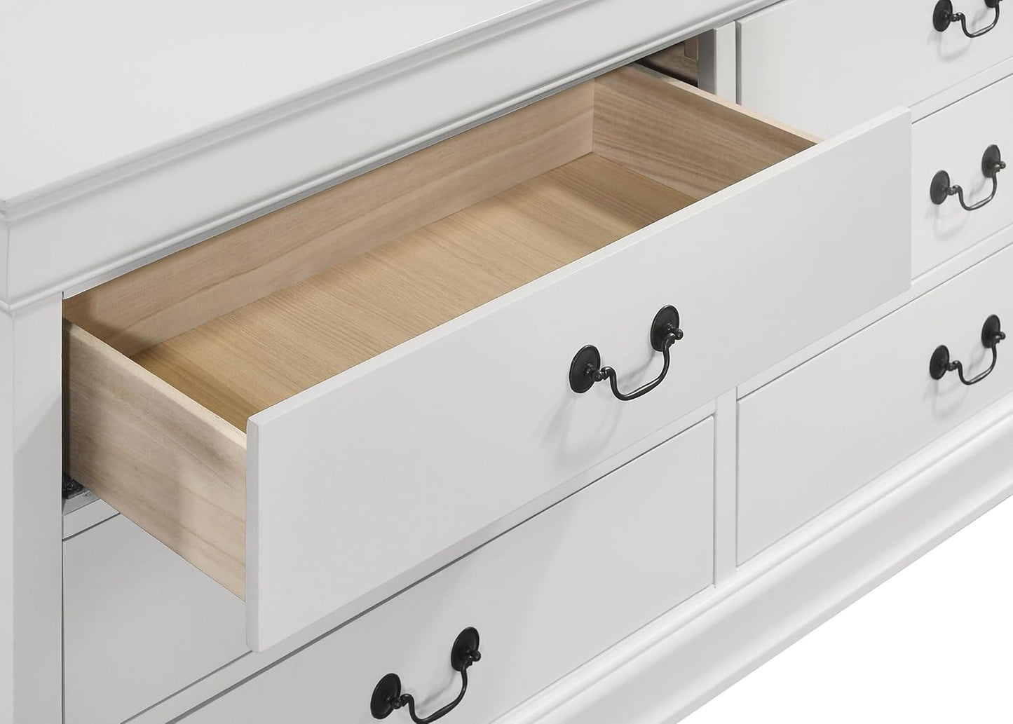 Traditional 6-Drawer Bedroom Dresser with Molded Trim and Bracket Feet, Spacious Wooden Storage Chest for Bedroom Organization, White Finish