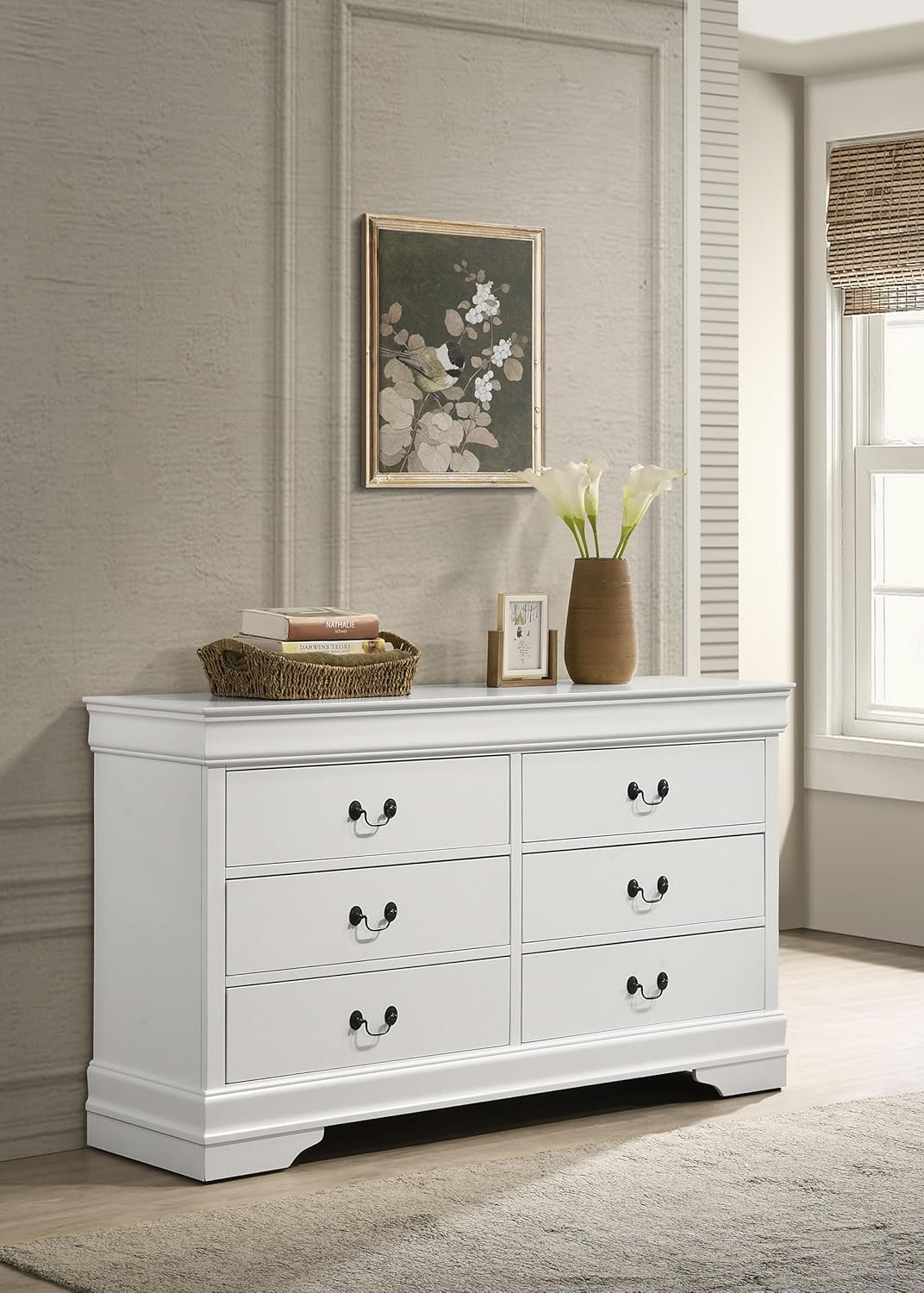 Traditional 6-Drawer Bedroom Dresser with Molded Trim and Bracket Feet, Spacious Wooden Storage Chest for Bedroom Organization, White Finish